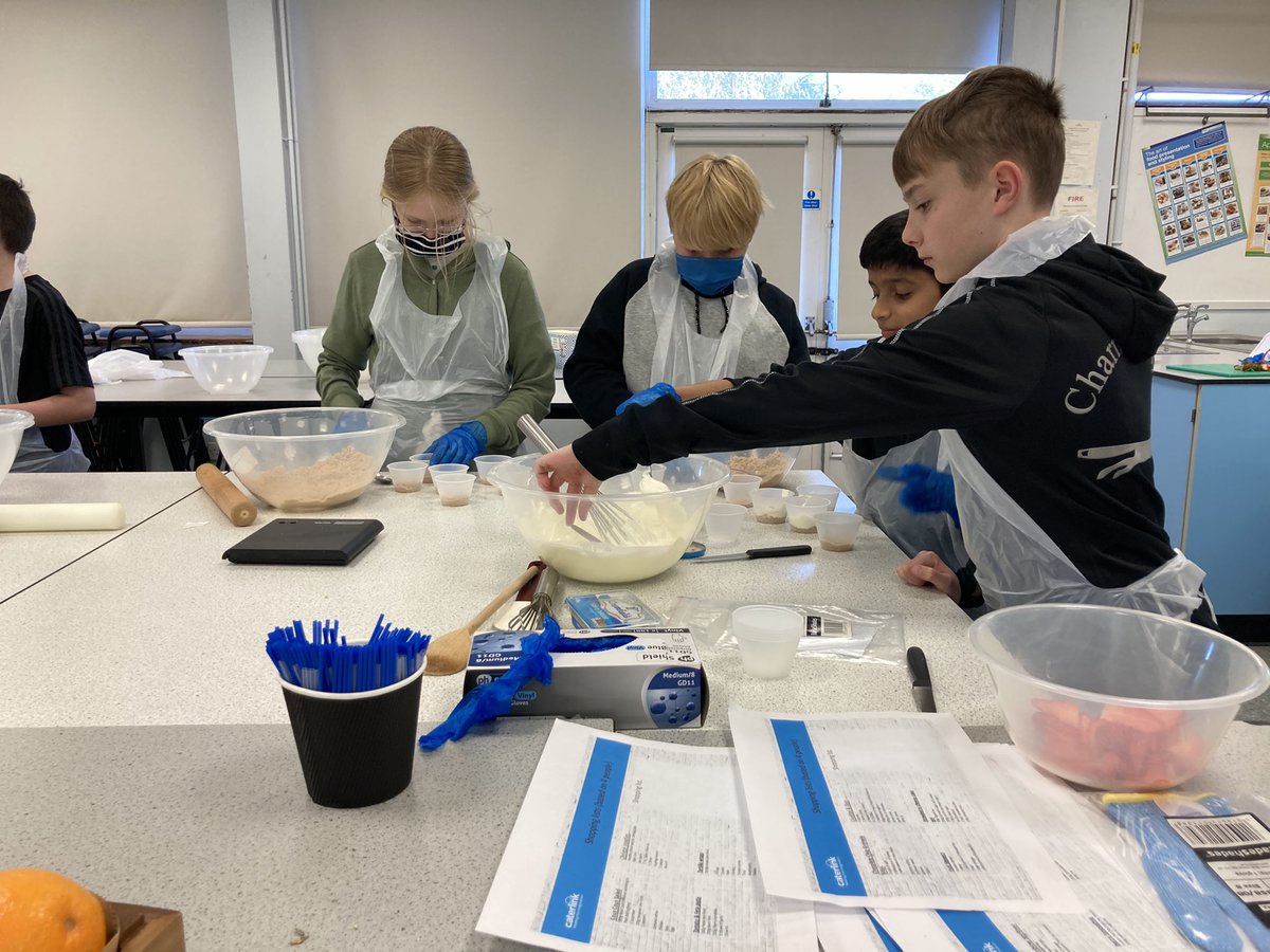 What a day! Not only were we testing our football &amp; teamwork skills today, but we also hit the kitchen! Making our own lunches, healthy snacks and fruit spritzer! <a href="/LR_Sport/">Lr Sport</a> #HAF2021 #leicsHAF2021 <a href="/GOVUK/">GOV.UK</a> <a href="/LeicsCountyHall/">Leicestershire CC</a>