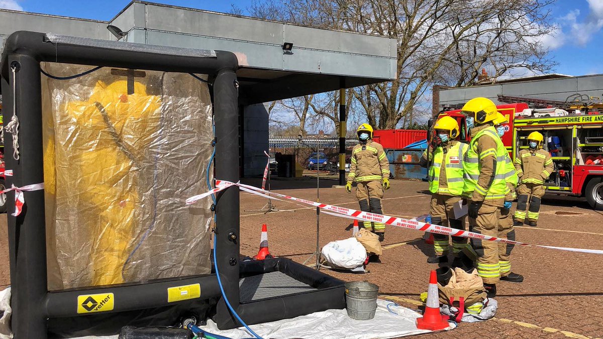 Southsea24's tweet photo. Never a dull day at Southsea. Hazmat scenario this morning organised by development firefighter @roxyroberts8. Thanks to @Cosham23 too for coming down and being part of it. #training #OpsReady #SkillDeveloping #TeamWorkMakeTheDreamWork https://t.co/bqIb9AcYnq