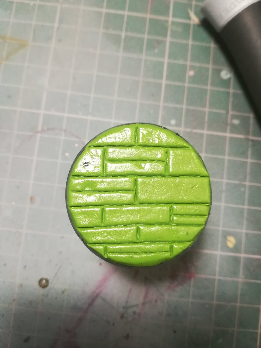 MSPAlNTS's tweet image. A wee thread on what I did for my current base testers! No, nobody asked.
Starting with sculpting and shaping with green stuff and appropriately shaped proders!
#Warmongers #TuesToots #TutorialTuesdays