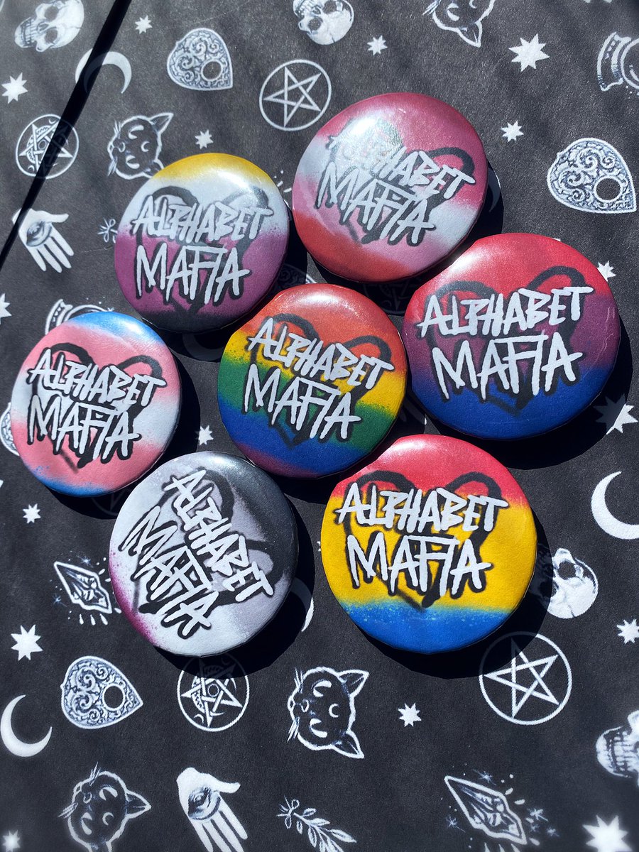 RestnPeaceEtsy's tweet photo. New buttons in my shop to show pride! I have one on my purse 🙌🏻🏳️‍⚧️🏳️‍🌈 #pride #lgbtq #buttons #etsy #smallbusiness https://t.co/Mndqvy3Q5R
