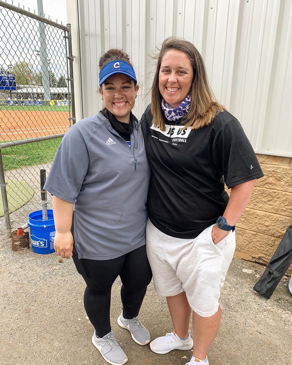 coach__kuhn's tweet image. Enjoyed watching my sister coach today and seeing a future Scot! 😸⚔️🥎 @CheyenneKuhn @Anna31230463
