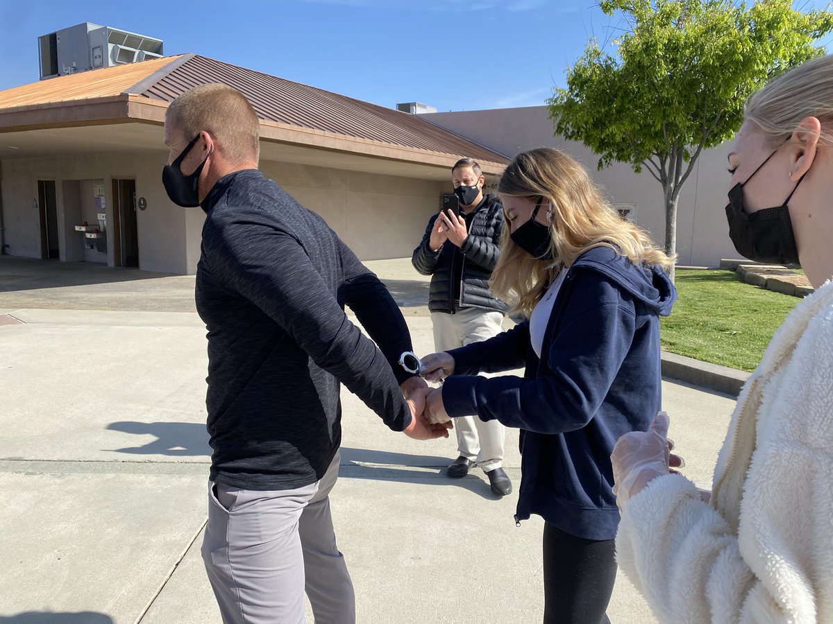 CarlsonsclassMV's tweet photo. So happy to be back to school with students!  Looks like admin is also 😂 https://t.co/nZykxbxdDL