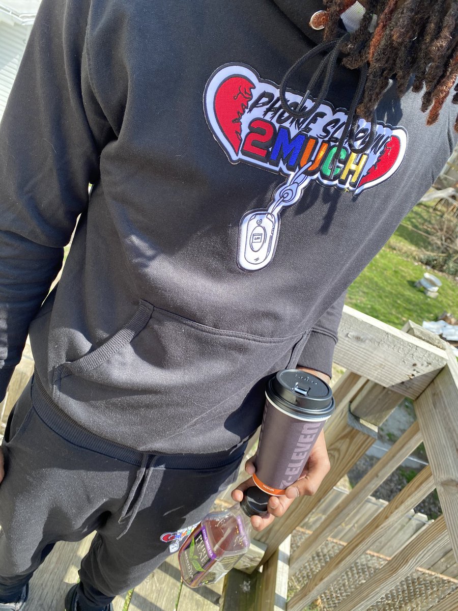 Ballinnnnn5's tweet photo. I’m heavy hearted 💔 to much pain I just drink on lean🍼 , I got my back against the wall no you can’t lean on me 🤧 #PhoneSlappin2Much #RIP2 https://t.co/gVa9hjCnzD
