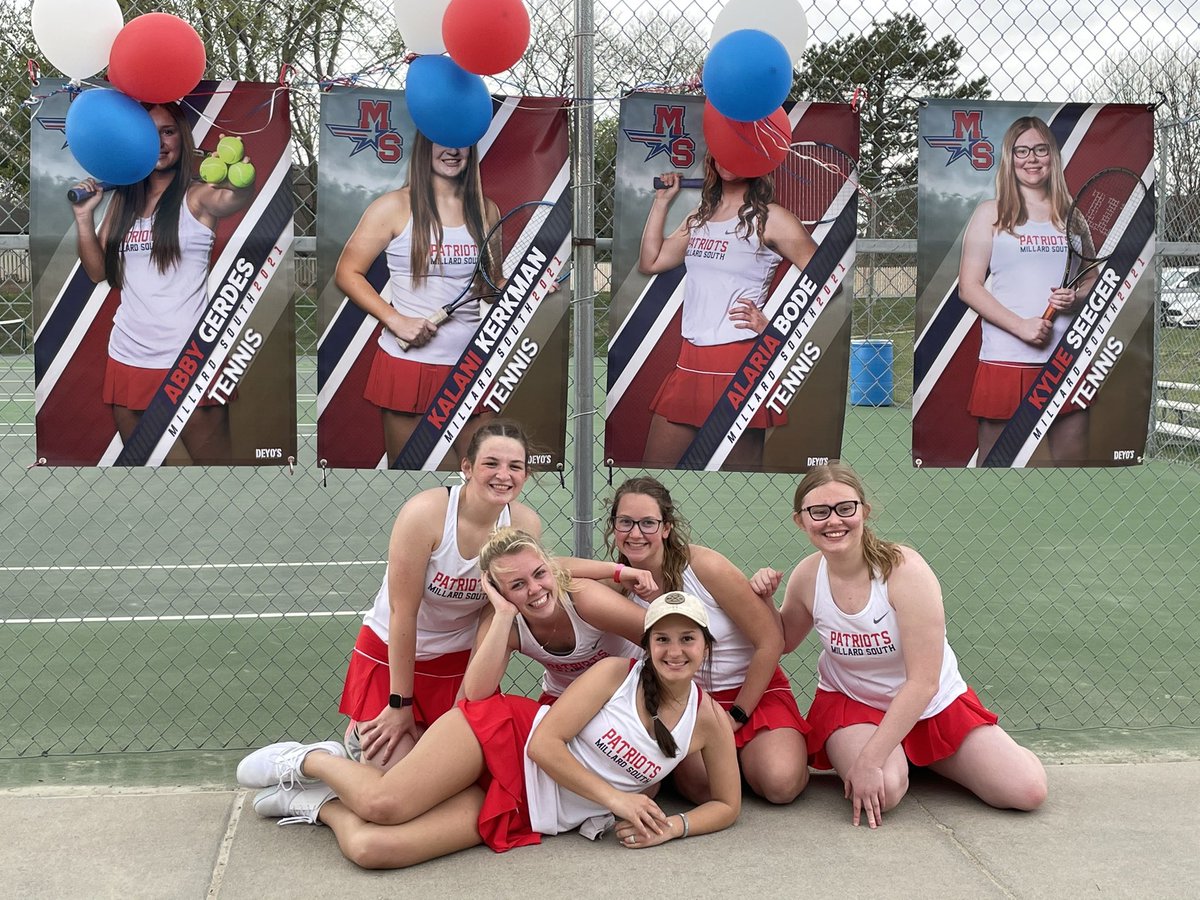 Happy Senior Day to these tennis ladies ❤️🎾💙 

#onceapatriotalwaysapatriot
#slam
#nextpointmentality

<a href="/MSPatriotTennis/">Millard South Tennis</a> <a href="/MSHSactivities/">Millard South Activities</a>