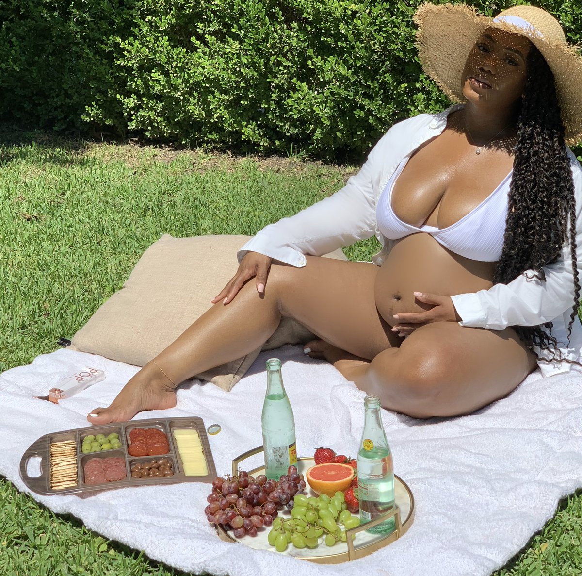 intlAsh's tweet photo. *cues Life Is Good ✨ https://t.co/pg63R5wNVv