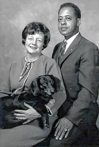 a lot of people know the story of Betty and Barney Hill, an interracial couple that was abducted in 1961. interestingly, we can see the crop circle dilemma pop up, here, in that the aliens inserted a needle into Betty's belly to test if she was pregnant