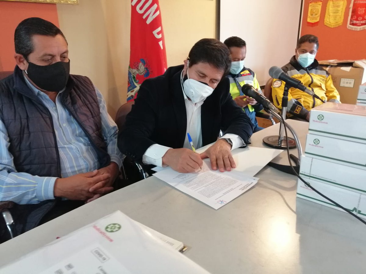 RodriguezAsambl's tweet photo. #CesarRodriguezCumple | Hoy realizamos la entrega de pruebas Covid19 a los presidentes de las ligas parroquiales. Vamos a seguir trabajando por todos los ecuatorianos desde nuestro espacio. https://t.co/osNSIp5hLv