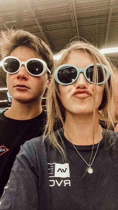 AryaCarrow's tweet photo. Mɪʟ ᴠɪᴅᴀs ᴅᴇsᴘᴜᴇ́s... Sɪɢᴜɪᴇʀᴏɴ ᴊᴜɴᴛᴏs ᴘᴀsᴀsᴇ ʟᴏ ϙᴜᴇ ᴘᴀsᴀsᴇ https://t.co/ZgZm69OY5e