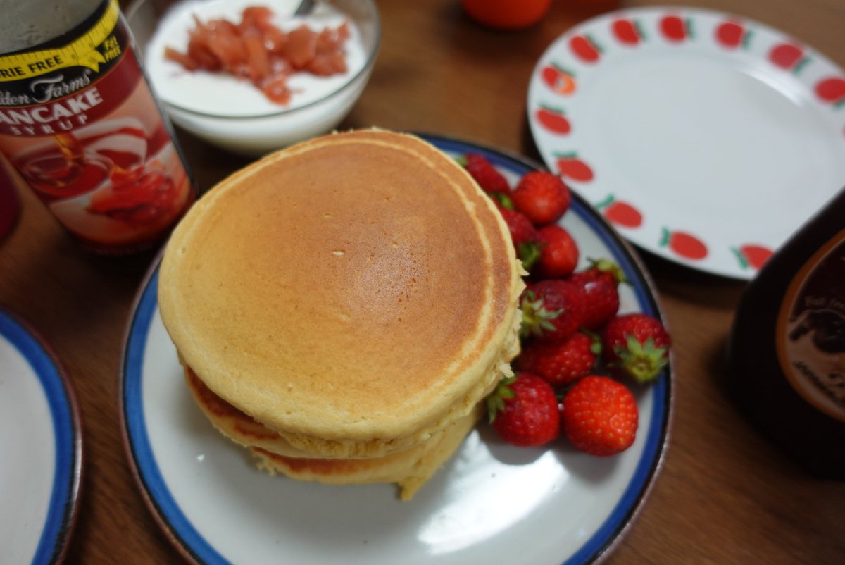 50kg主夫社長田中 自炊料理本出版 高野豆腐とおからパウダー配合のグルテンフリーなホットケーキ 牛乳と卵と ホットケーキミックスを混ぜて焼くだけ簡単おいしい カロリーゼロなシロップで甘く低カロリー 4月8日おからの日 1食111円 こうや豆腐