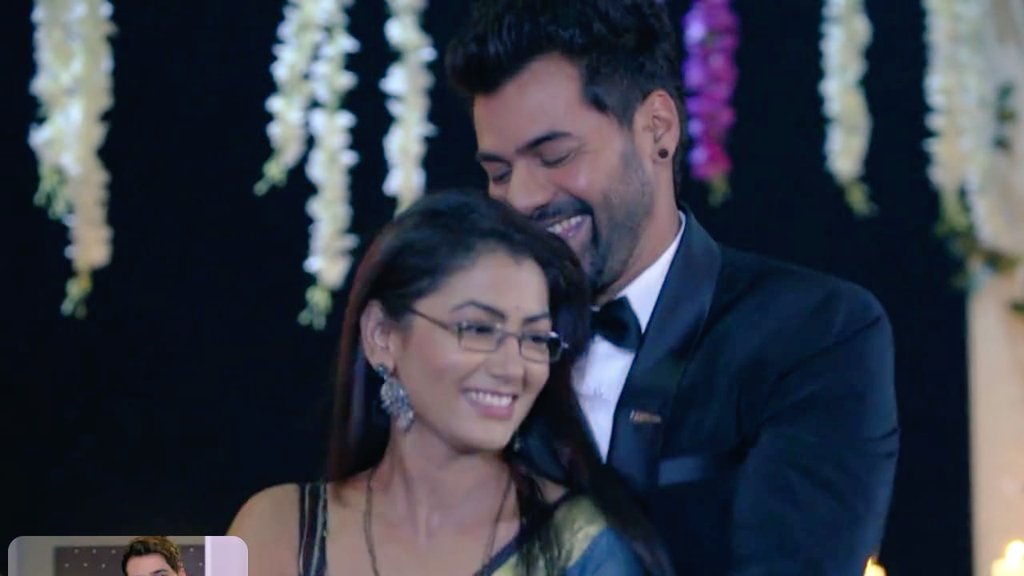 KSushmaRK's tweet photo. Dreams vs Reality 😍😍😍
#AbhiGya #DanceSequence #TiSha #SritiJha #ShabirAhluwalia #KumkumBhagya https://t.co/wPfR2arJjs