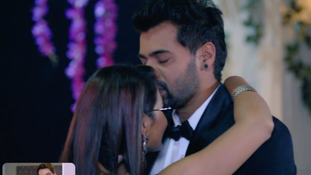 KSushmaRK's tweet photo. Dreams vs Reality 😍😍😍
#AbhiGya #DanceSequence #TiSha #SritiJha #ShabirAhluwalia #KumkumBhagya https://t.co/7ZVvvSquSI