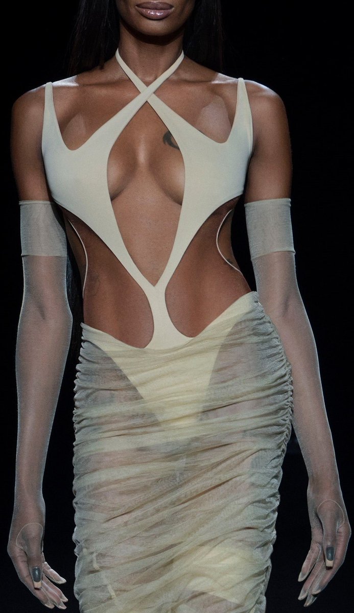 MUGLER FW21 - Details!🖤
