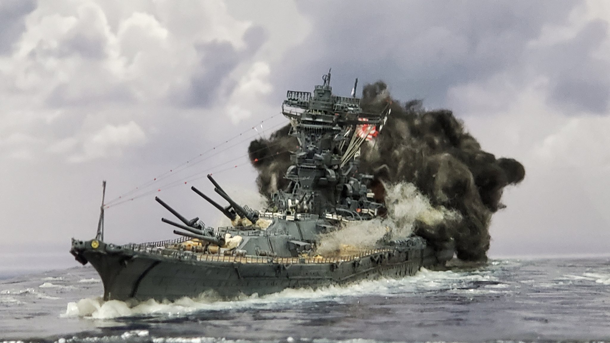 フジ 本日は戦艦大和の戦没から76年 この作品も大和が沈む直前 最後まで闘った場面を模して製作しました 戦艦大和 T Co T1dommjdxq Twitter