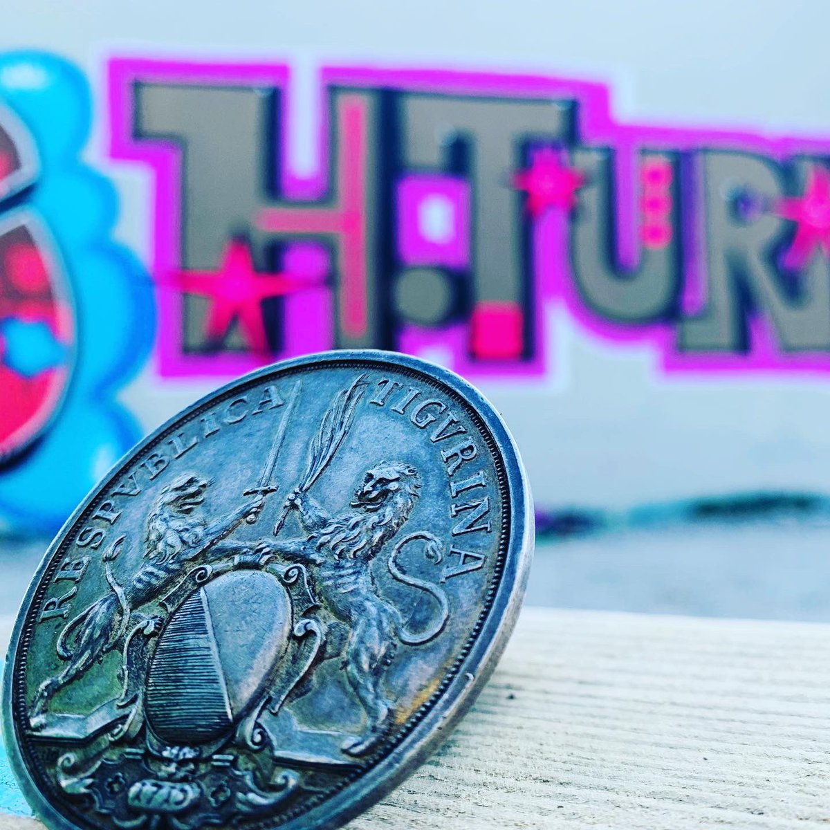 numigram's tweet photo. on instagram we started another #coin #photo #series: #numismatics and #grafitti. check it out there 

*
#numismatic #coins #numismatica #coin #numismatist #zurich #money #coincollector #coincollection #collection #numismatik #monedas #newinzurich #grafitti https://t.co/XHLM0gTAaI