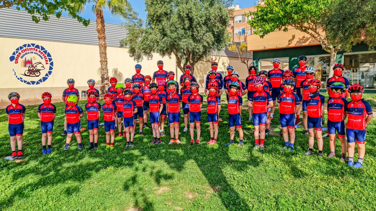 Tras más de un año de pandemia, y a pesar de las serias restricciones que todavía estamos viviendo, poco a poco parece que volvemos a tener cierta normalidad y al menos podemos ya disfrutar de lo que más nos gusta cumpliendo con las normas sanitarias.
escuela.unionciclistanovelda.com/2021/04/06/nue…