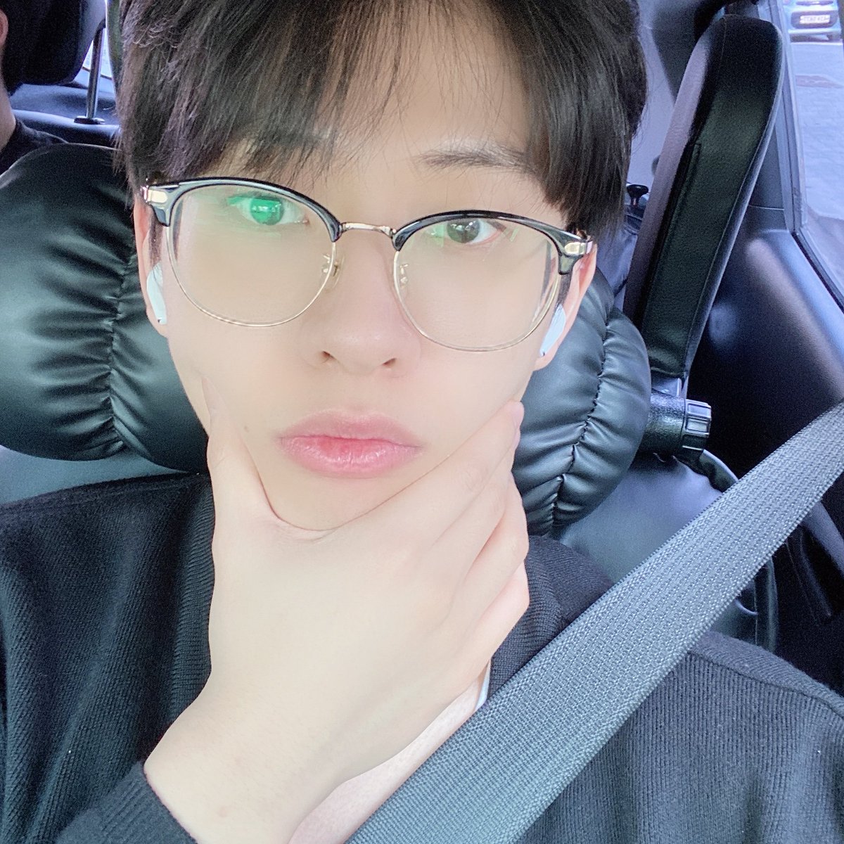 noir__int's tweet photo. [TRANS] 210407 Yeonkuk's fancafe post

"Some simple selcas"

Since going forward I've got lots of photos to release... I'll post them slowly ha

#느와르 #NOIR #김연국 #YEONKUK https://t.co/aTA2OKHuph