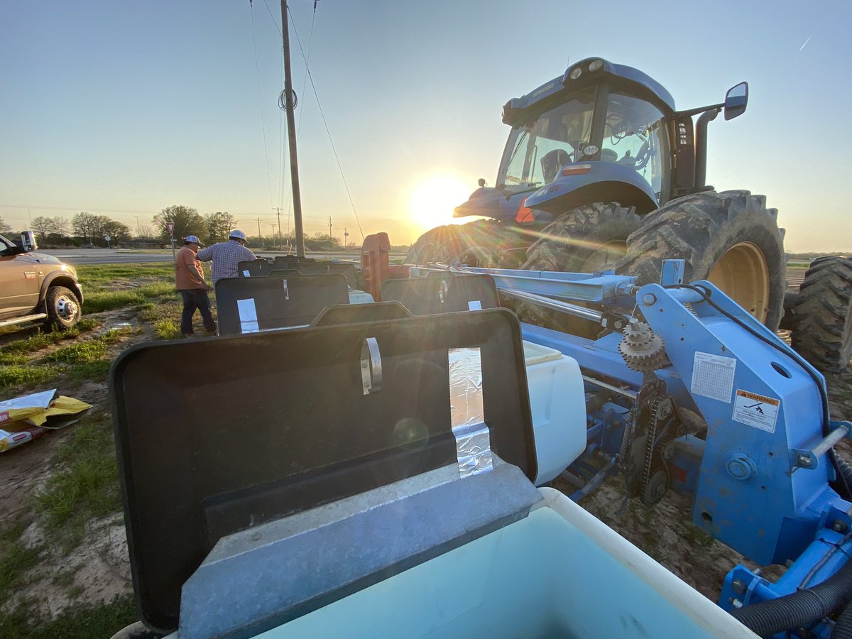 JohnDFarabough's tweet photo. Planted Desha Co Hybrid Corn Variety trials last night. Planting season 2021 has kicked off full speed ahead. #corn #plant21 #deltasunset @AR_Feedgrains @AgWriterArk https://t.co/Ywm23vd2Zl