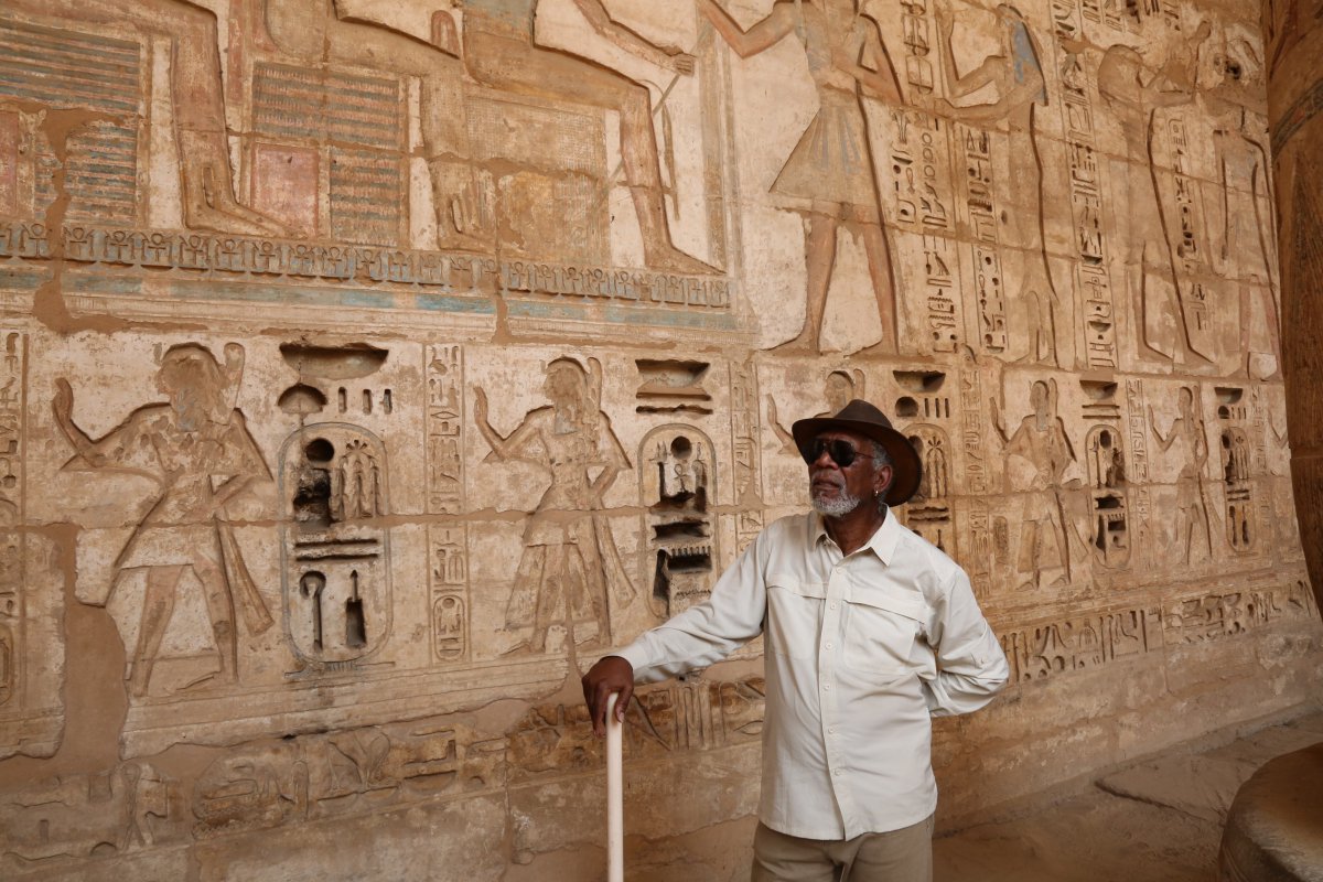 morgan_freeman's tweet photo. On my global #StoryOfGod journey I wanted to know how the after-life first became part of religion. So I went to Egypt with Egyptologist, Salima Ikram to the place where the first great monuments to the afterlife still stand. https://t.co/bVzpZu80qH