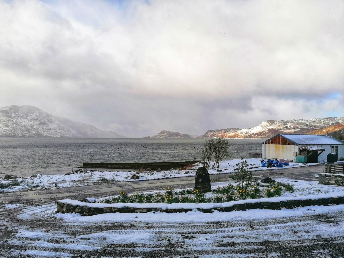 knoydarthall's tweet photo. Thanks to the NHS nurses who braved the elements to get to Knoydart and vaccinate today! 💙 https://t.co/2LIuhy2pxS