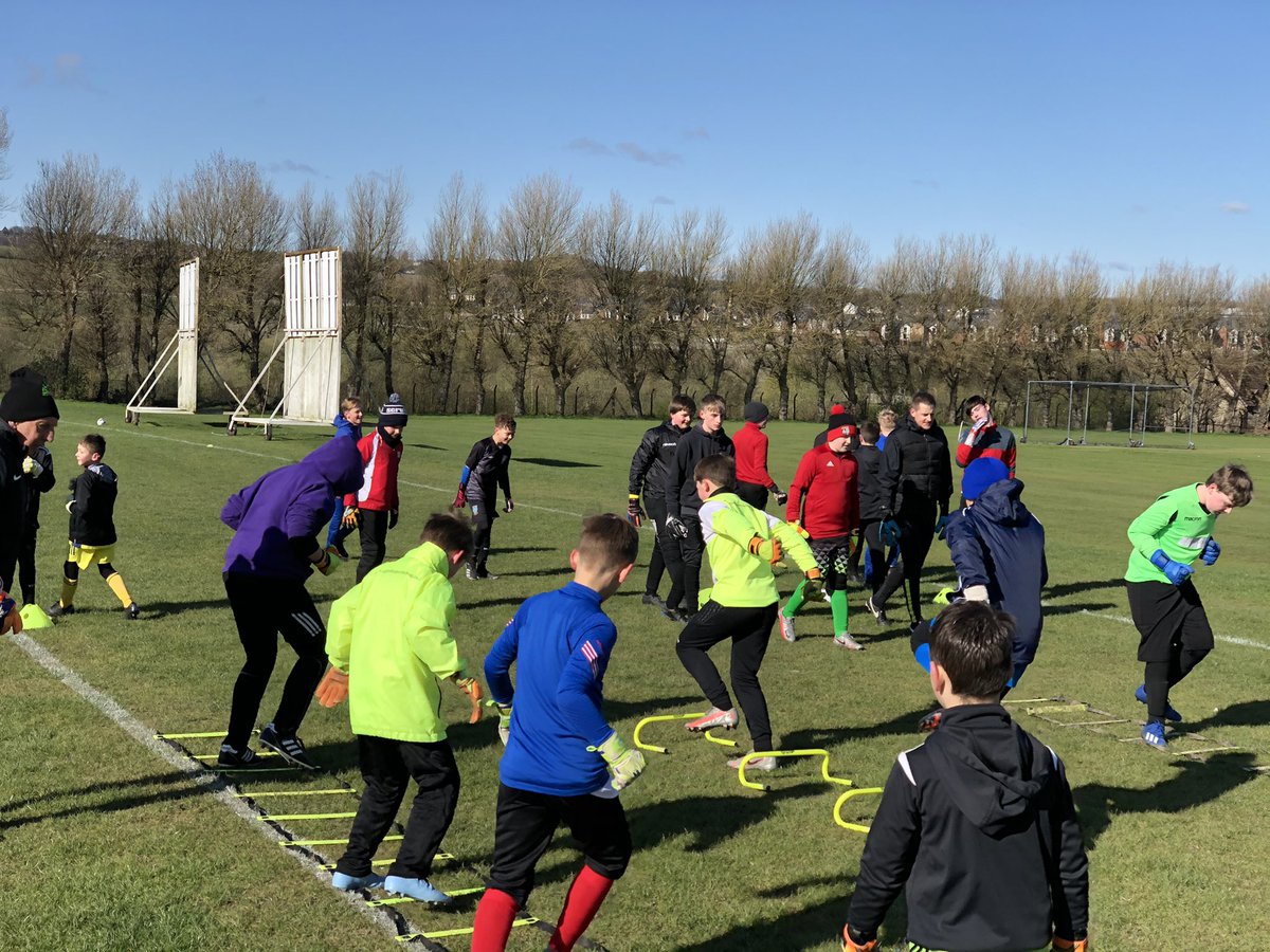 SaveAllShotsGK's tweet photo. In the AM we covered: 
🧤 1-1 scenarios 
🧤 Shot-Stopping 
🧤 Handling &amp; Footwork 

In the PM the focus was on: 
🧤 FUN 
🧤 Goalie Wars 
🧤 Technique 
🧤 Handball 
🧤 Crossbar Challenge 

Huge thank you goes to @Treetonterriers for hosting the day for us 👏🏻😁 https://t.co/X1EtEup4Tf