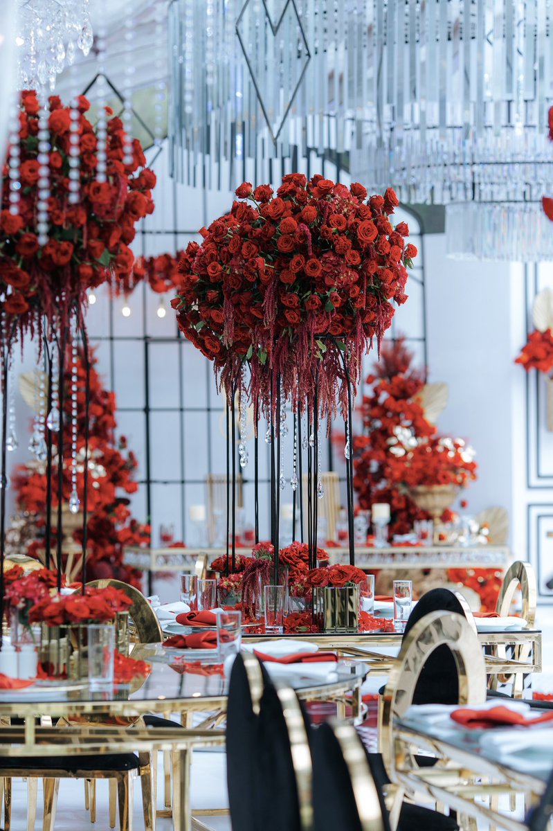 ICandyug's tweet photo. Sulaiman and Warlda’s Wedding.....White , Black and fresh Red flowers❤️
Event styling and design @ICandyug https://t.co/S9I7EZXuom