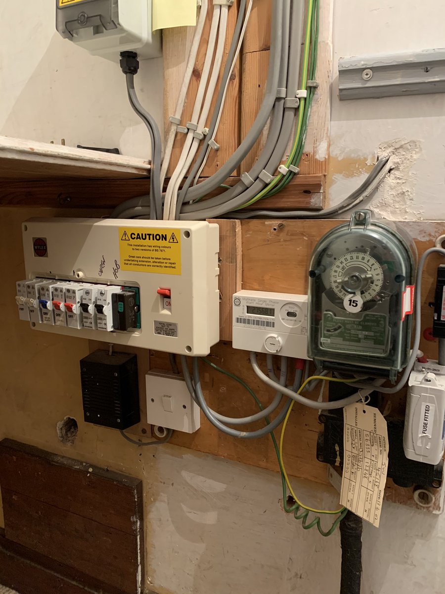 wire_services's tweet image. Before and after pics of fuseboard change by BWE