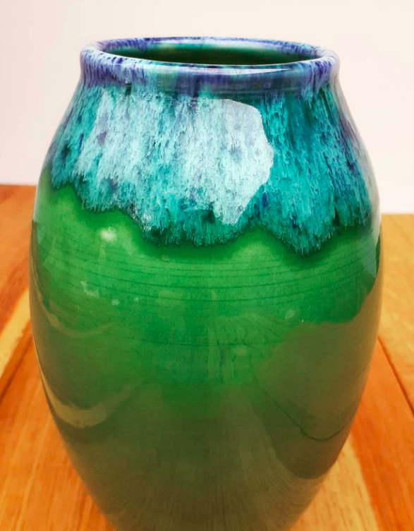NMPottery's tweet photo. Porcelain vase, perfect for daffodils.
Contact us for details https://t.co/taG5GL8m3i https://t.co/6UYj79XwEx