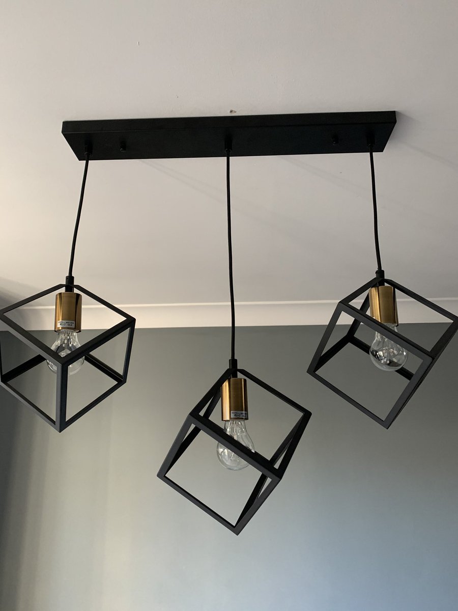 wire_services's tweet image. Lights ,lights and more lights