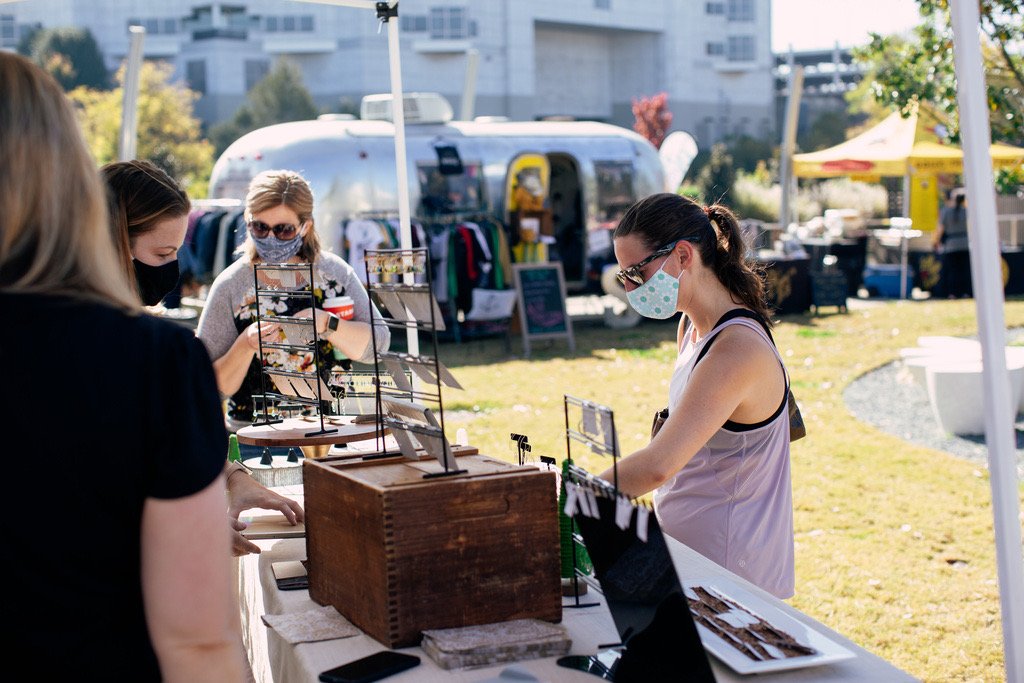 NashvilleScene's tweet image. The Crafty Bastards Spring Fair is happening in less than 2 weeks and you don’t want to miss it! This free event will host over 50 artisan vendors and food truck fare from @DaddysDogsNash, @NashSandwichSoc, @LovelessCafe and @rolled4ever.