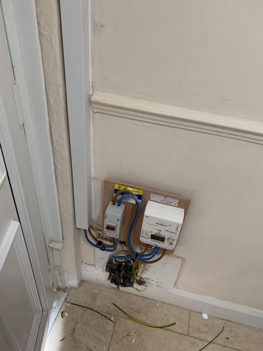 wire_services's tweet image. Replacement  fuseboard and meter tails , waiting for decorater to arrive but still massive improvement to all round safety of the electrical installation