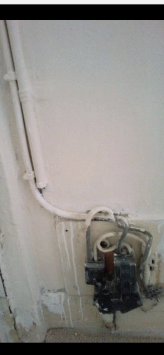 wire_services's tweet image. Replacement  fuseboard and meter tails , waiting for decorater to arrive but still massive improvement to all round safety of the electrical installation