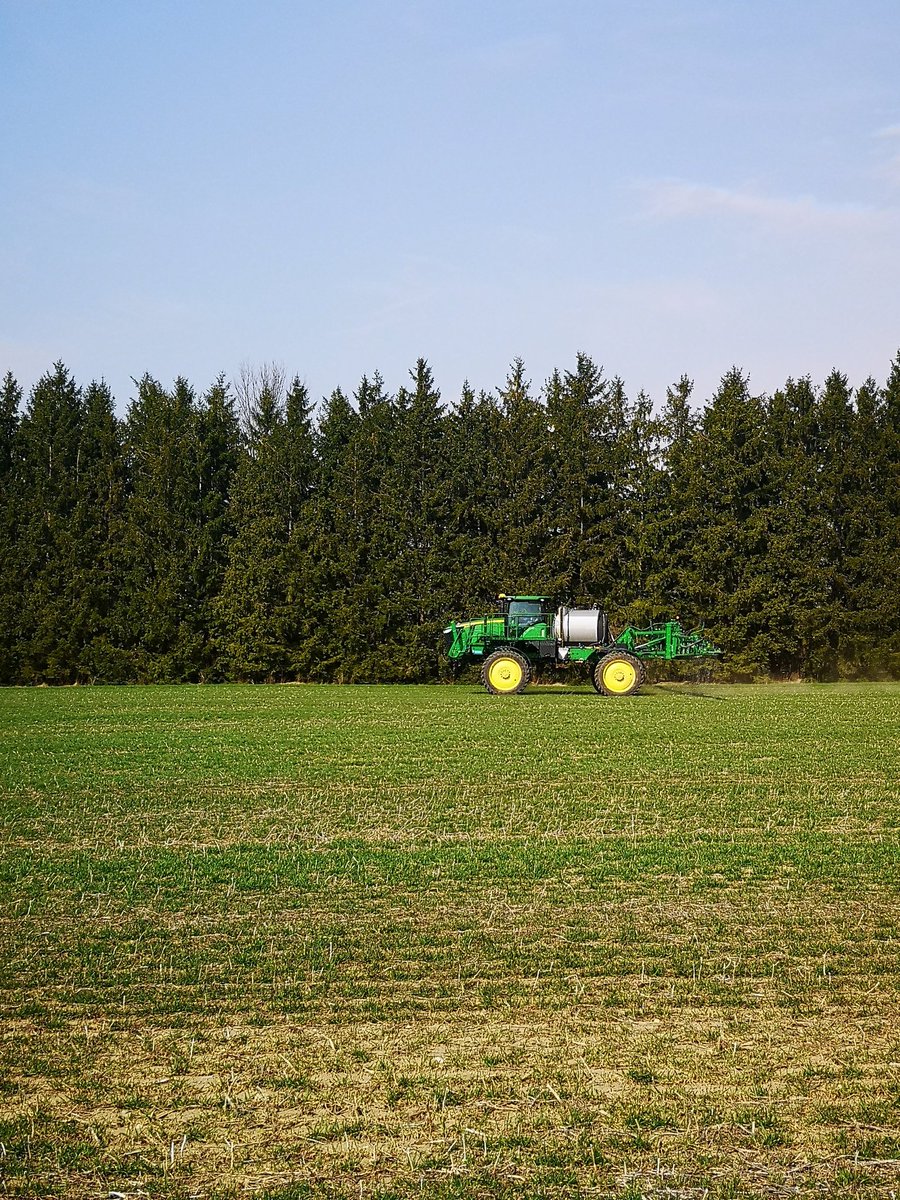 MattOttens's tweet photo. We are out for the first time with the new sprayer. It sure is an awesome machine to run https://t.co/67lXfPXkOr