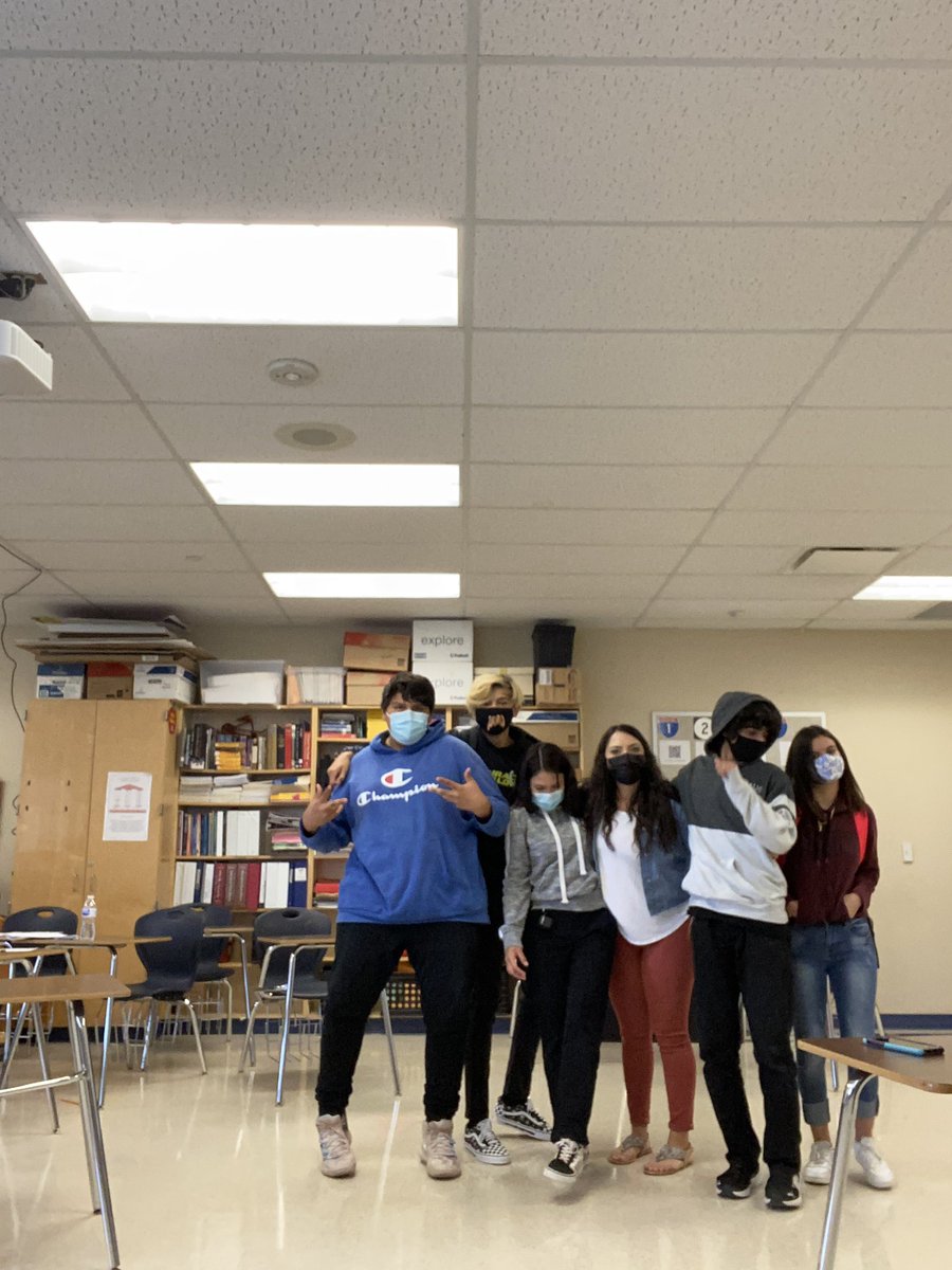 MSMORALES118's tweet photo. Today was such a great day! Wonderful day of team building and rebuilding relationships! I have missed each and every one of my kids. Today was a day to remember! 🖤❤️
#ThisIsRayburn #RayburnProud https://t.co/EpiOMCgsBE