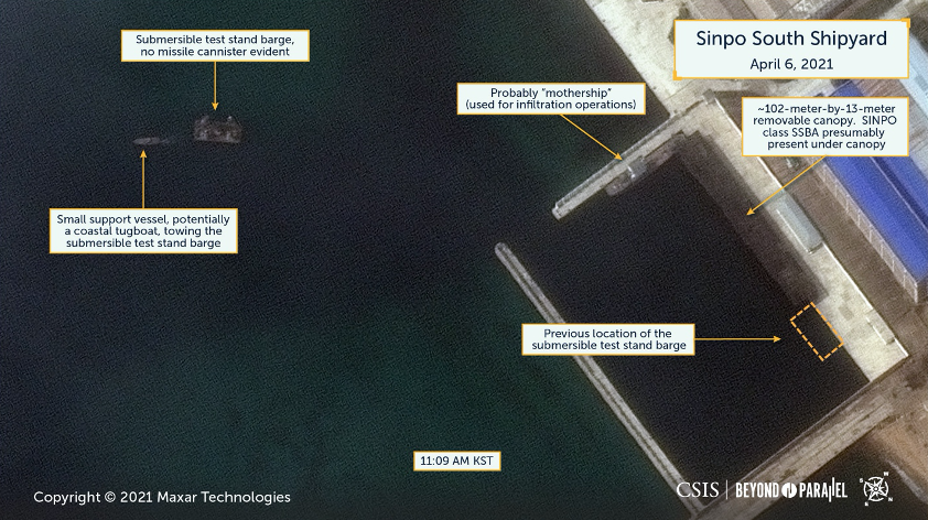 Satellite images collected today show North Korea moved its submersible missile test barge at the Sinpo South Shipyard to the floating dry dock. 

What could this movement mean?

Joe Bermudez, <a href="/VictorDCha/">Victor Cha</a> &amp; Jennifer Jun / <a href="/CSIS/">CSIS</a> explain:

beyondparallel.csis.org/sinpo-south-sh…

Key points⬇️