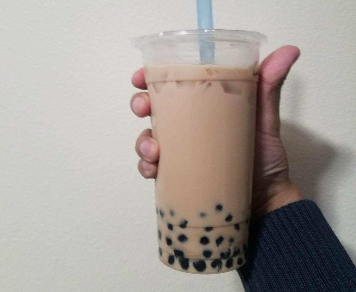 ziforyu's tweet photo. Smile, everyone, it's #bobatuesday
I usually go for lychee or match. Wanna explore some more flavors. What's your fave boba tea flavor that you can recommend? https://t.co/b7CuTdXPEg