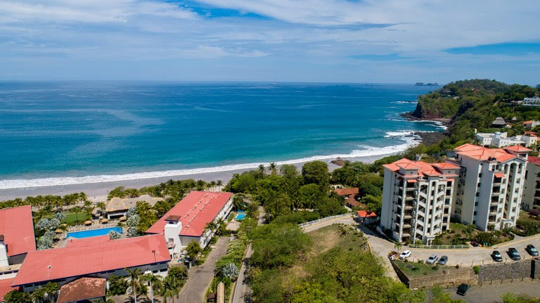 IIHCR's tweet photo. #MixedUse - $700,000. Located on main road in the heart of #PlayaFlamingo. 1,807sq m property is prime for development of #retail on 1st fl, #office space on 2nd fl, and #oceanviewcondos 3rd &amp; 4th fl.
#NAIKRAIN #NAIGlobal #CRE #REITS #CostaRicaRealEstate #InvestinCostaRica https://t.co/f5X2JI33Pd