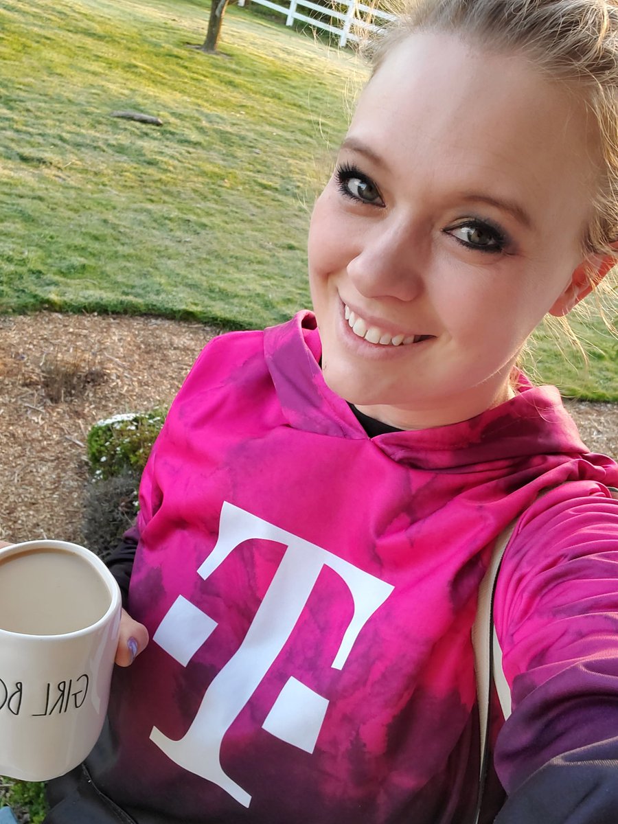 BolenHaley's tweet photo. Happy #TMobileTuesdays !!!! https://t.co/UIXf2Ivepf