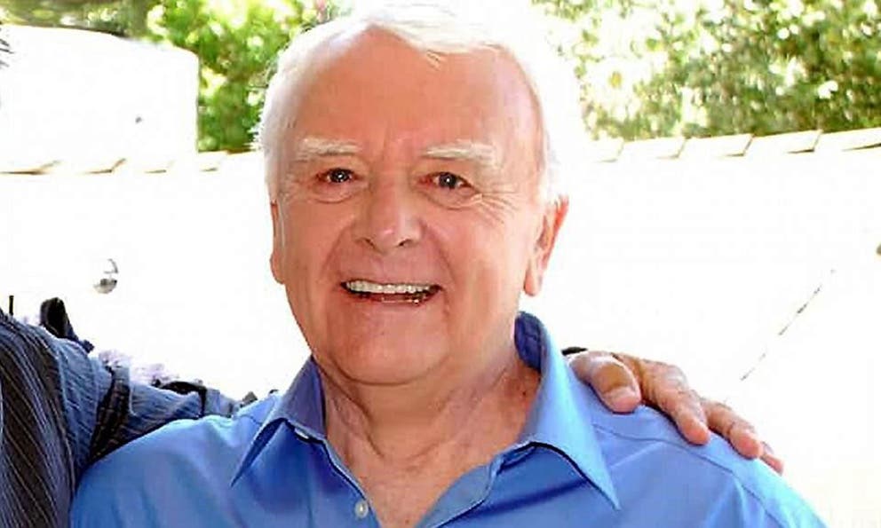 Planoinforma's tweet photo. Fallece #MarkElliott, leyenda del doblaje en @Disney que conmovió a millones con su trabajo, a los 81 años por problemas de salud. Entérate: https://t.co/biHSxigQRi
#Espectáculos https://t.co/ZPJM4yK1Xr