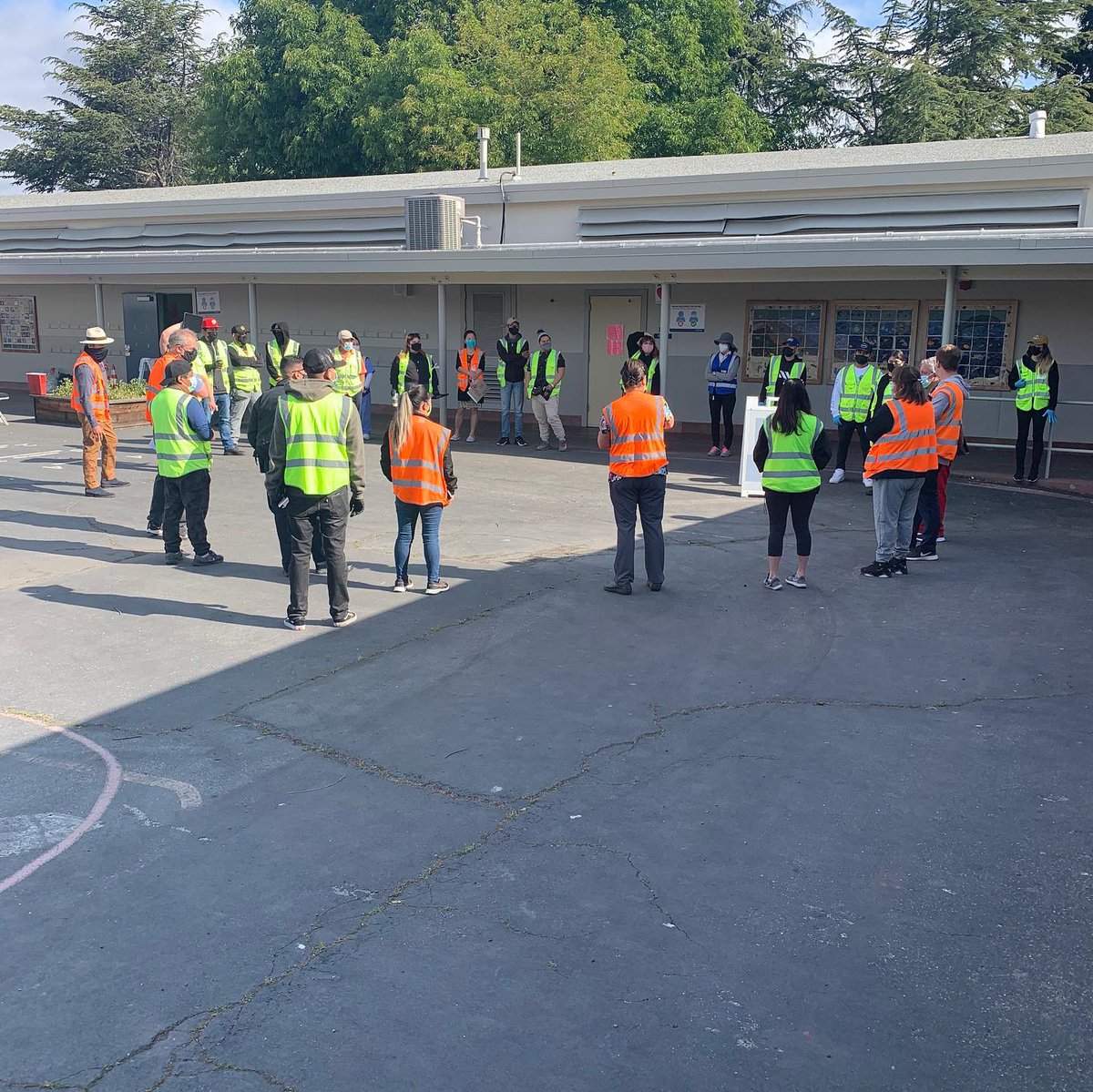 CALcharters's tweet photo. This past weekend, @KIPPNorCal's Excelencia Community Prep partnered with @sanmateoco to host a vaccine event on campus. Over the course of 3 days, more than 1,500 people were vaccinated--moving this community one step closer to beating the pandemic! π #VaccinatedSafeReadyToGo https://t.co/hHTkrhGCxj