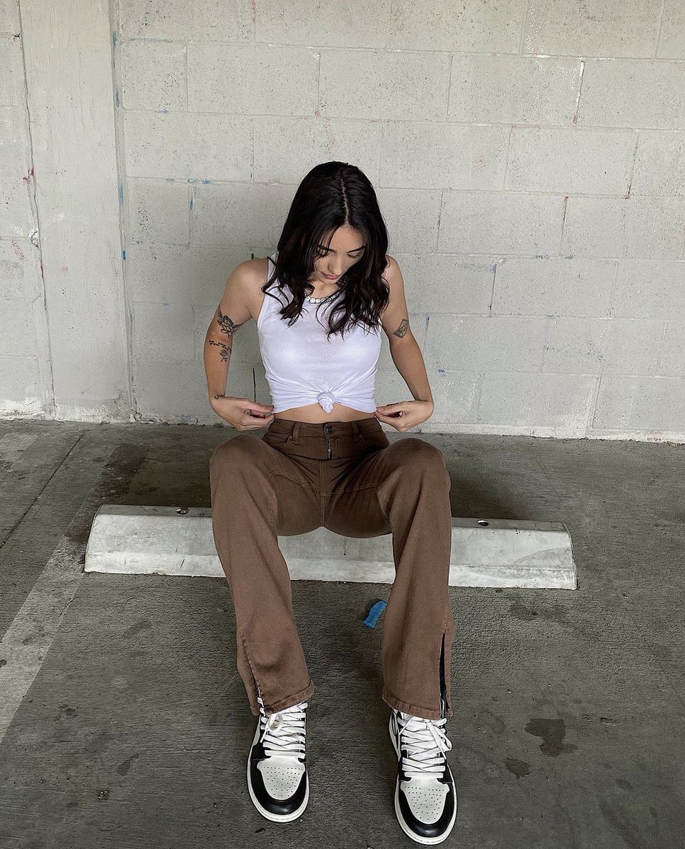 SkylerKarin's tweet photo. okay but imagine looking this fuckin good yeah um can’t relate https://t.co/J4kle3kZLP