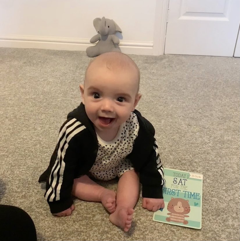 tonibrown2015's tweet photo. 4 months old and our baby is sitting by himself 🥺 He looks so proud of himself🖤 https://t.co/ITK8RaceZh