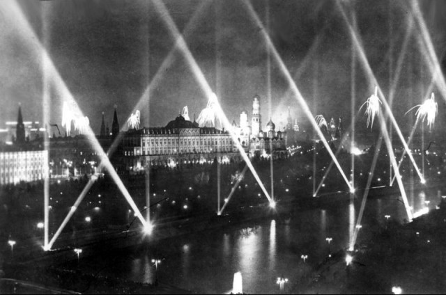 ActualSoviet's tweet photo. Victory Day celebration in Moscow, USSR, May 9, 1945 https://t.co/W2gGonI2fw