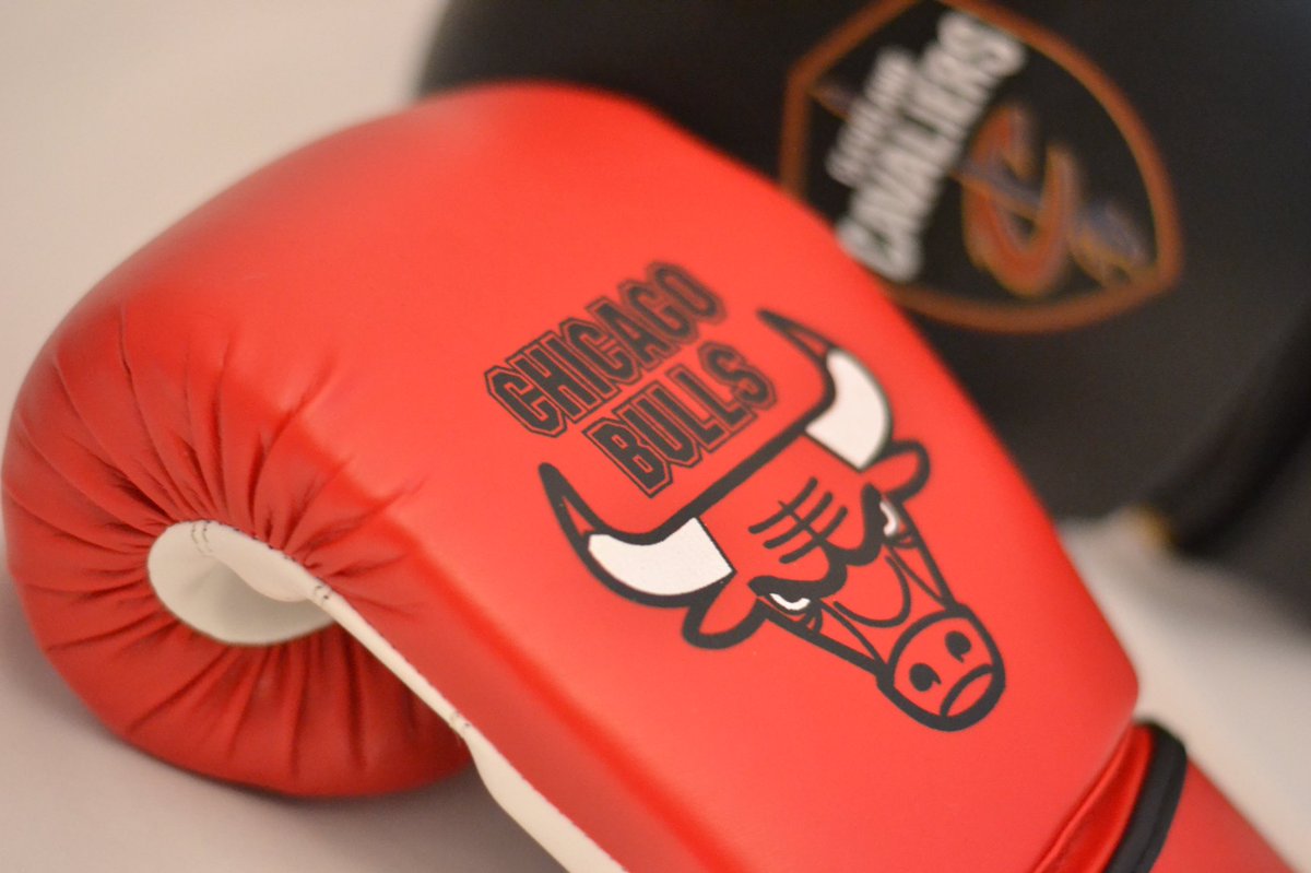 sbsportswearuk's tweet photo. ๐จNEW GLOVES ALERT๐จ
Contact us today for your personalised boxing gloves today.
โNo one does it like we doโ
#customboxinggloves
#boxing
#boxingtraining
#bulls
#sbsports
#likewedo https://t.co/RYnNNctt8K