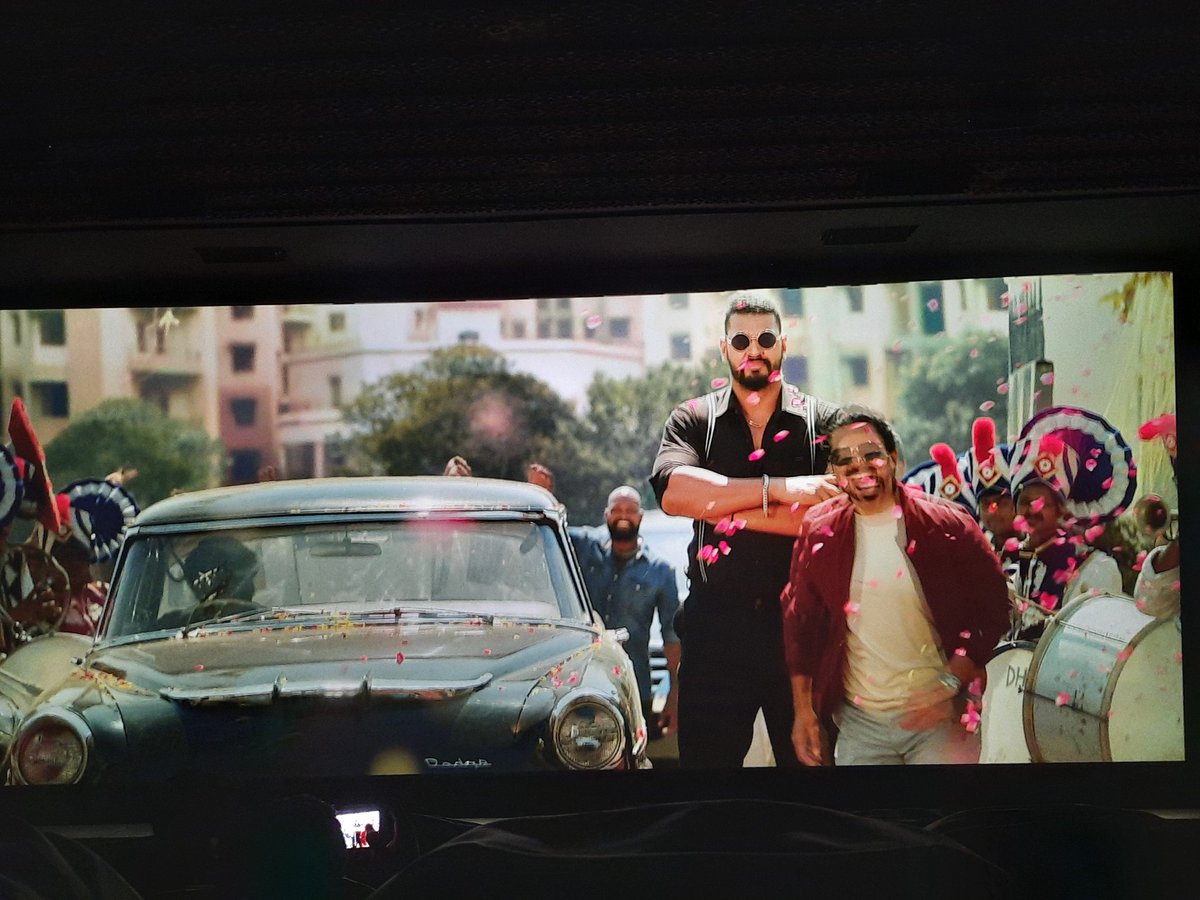 Ranjucrazy137's tweet photo. Watched #Sulthan today @Karthi_Offl bro🥺 semma action film with good content and social message.Tks for the commercial entertainment action movie @Bakkiyaraj_k bro. May i know the person detail who acts as #kadaa , he was looking like wowwww 😍 film start to end he was lit👌 https://t.co/6djTuvckt6