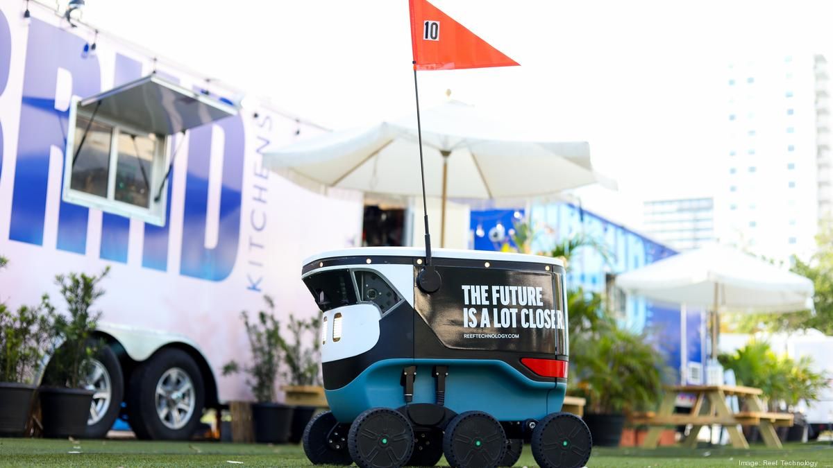 FloridaEDC's tweet photo. #Miami 'unicorn' #ReefTechnology is hiring for 250 open positions. https://t.co/BQRSmmU4Fa https://t.co/GQ4pt4f20b