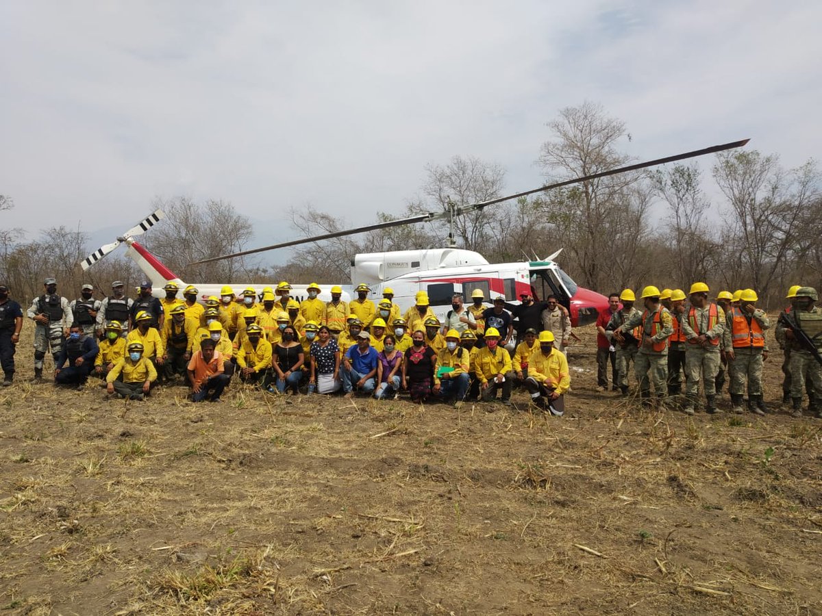 conagua_mx's tweet image. Hoy, helicópteros de #Conagua realizaron 47 descargas de líquido retardante, finalizando así el apoyo a las labores de @CONAFOR y @CNPC_MX en las acciones de combate al #IncendioForestal en #Oaxaca, que ya fue controlado