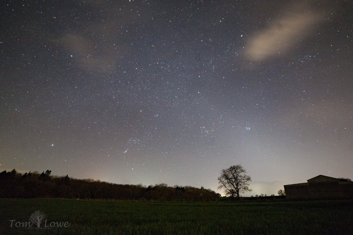 Late glimpse of the #zodiacallight from the front field last night. One benefit of the unseasonably cold air
#clearskies #darkskyweek #stormhour #astrophotography