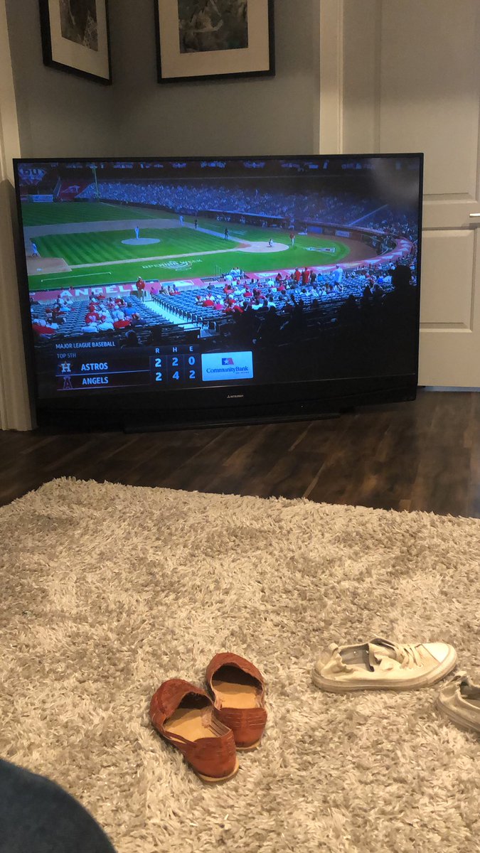 DDC832's tweet image. When #oomf comes in clutch #Astros #StreamingProblems