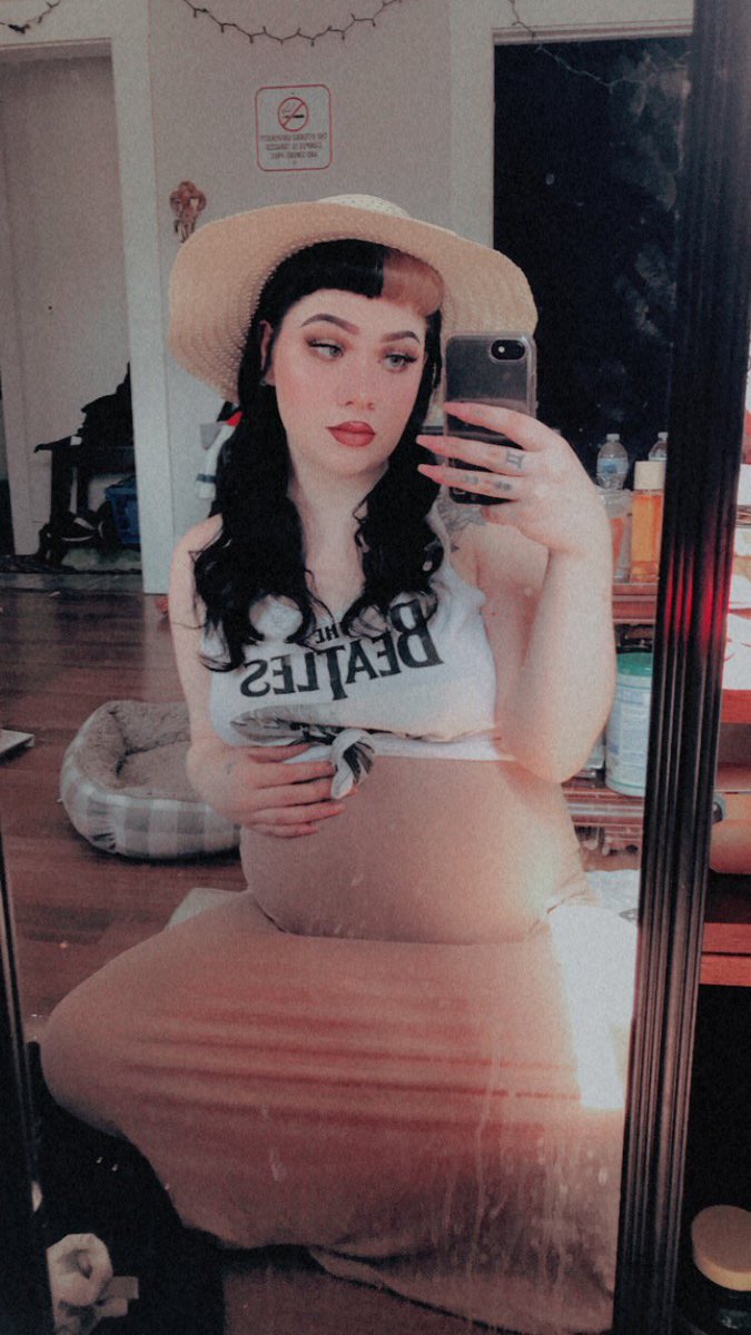 casbypls's tweet photo. anyways here’s a 6 month bump update from the other day https://t.co/xSuG1hfID1