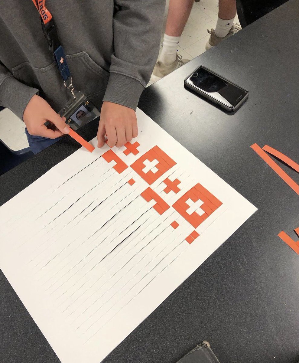 Artwithholly's tweet photo. Paper Weaving is happening in the SVMS Art Room! #comalfinearts @SVMSCounseling @mkeranen5 @LauraReidCIC https://t.co/gFu1BjZt82